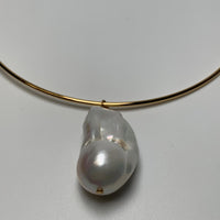JIL SANDER Metallic Gold Wire Band Pearl Large Asymmetric Revive Necklace NEW