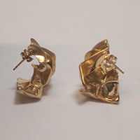 COMPLETED WORKS Crunch 14K Yellow Gold Plate Hammered Stud Earrings NEW RRP 370