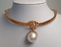 VERSACE Ladies Gold Tone Medusa Faux Pearl Drop Choker Necklace OS NEW RRP830
