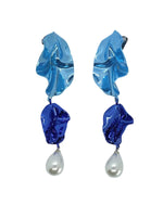 STERLING KING Ladies Blue Pearl Drop Bluebell Pleat Earrings One Size NEW